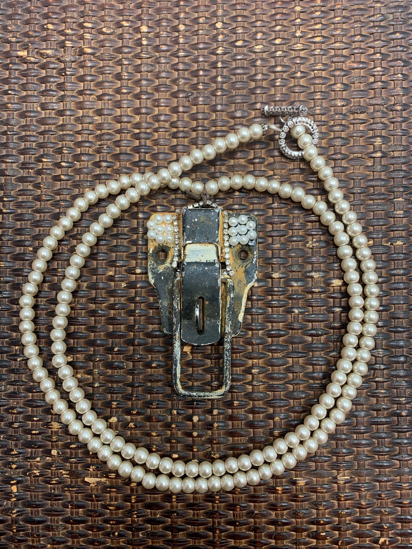 Vintage Latch Pearl Necklace