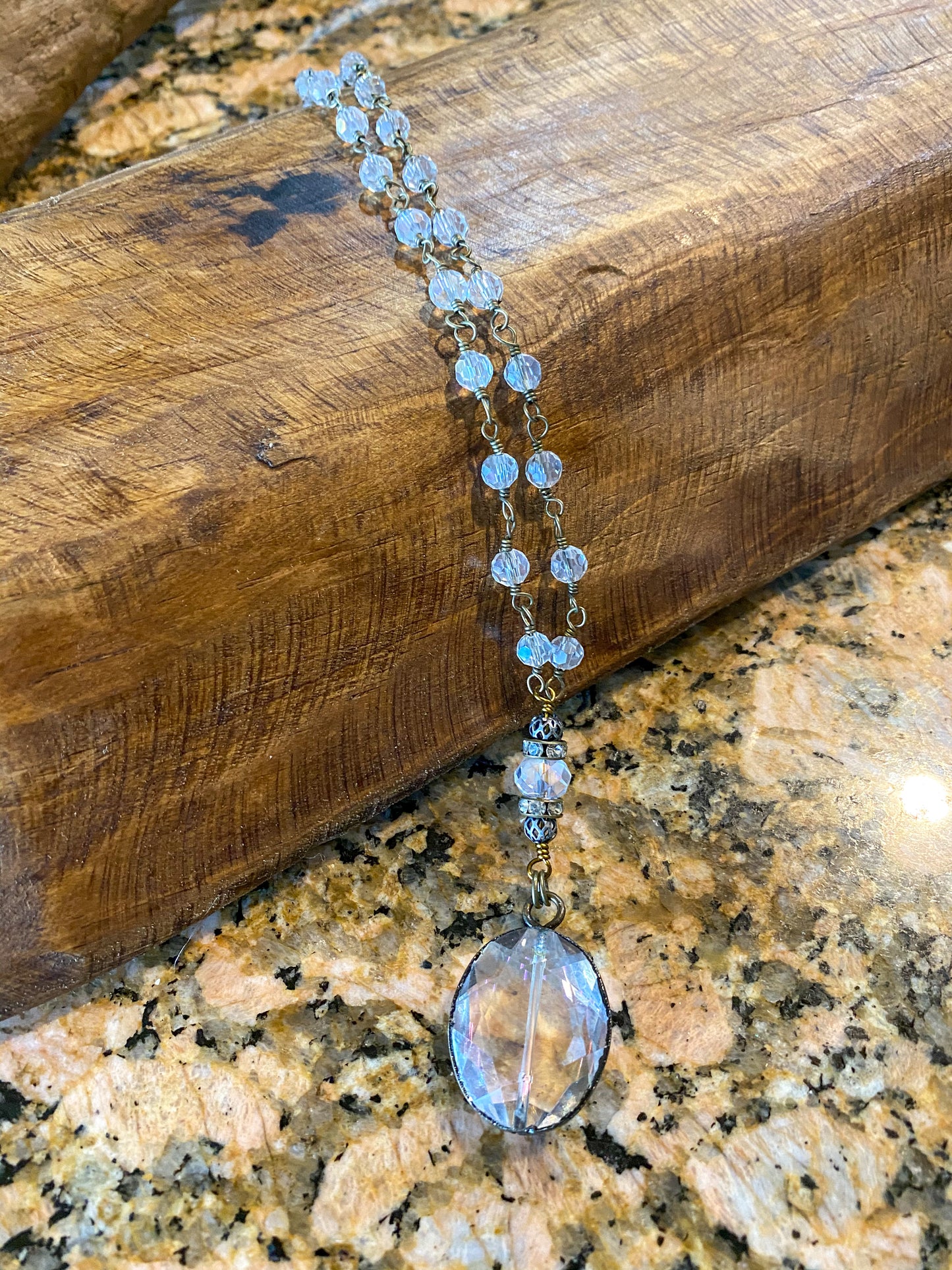 Iridescent Bead Pendant Necklace